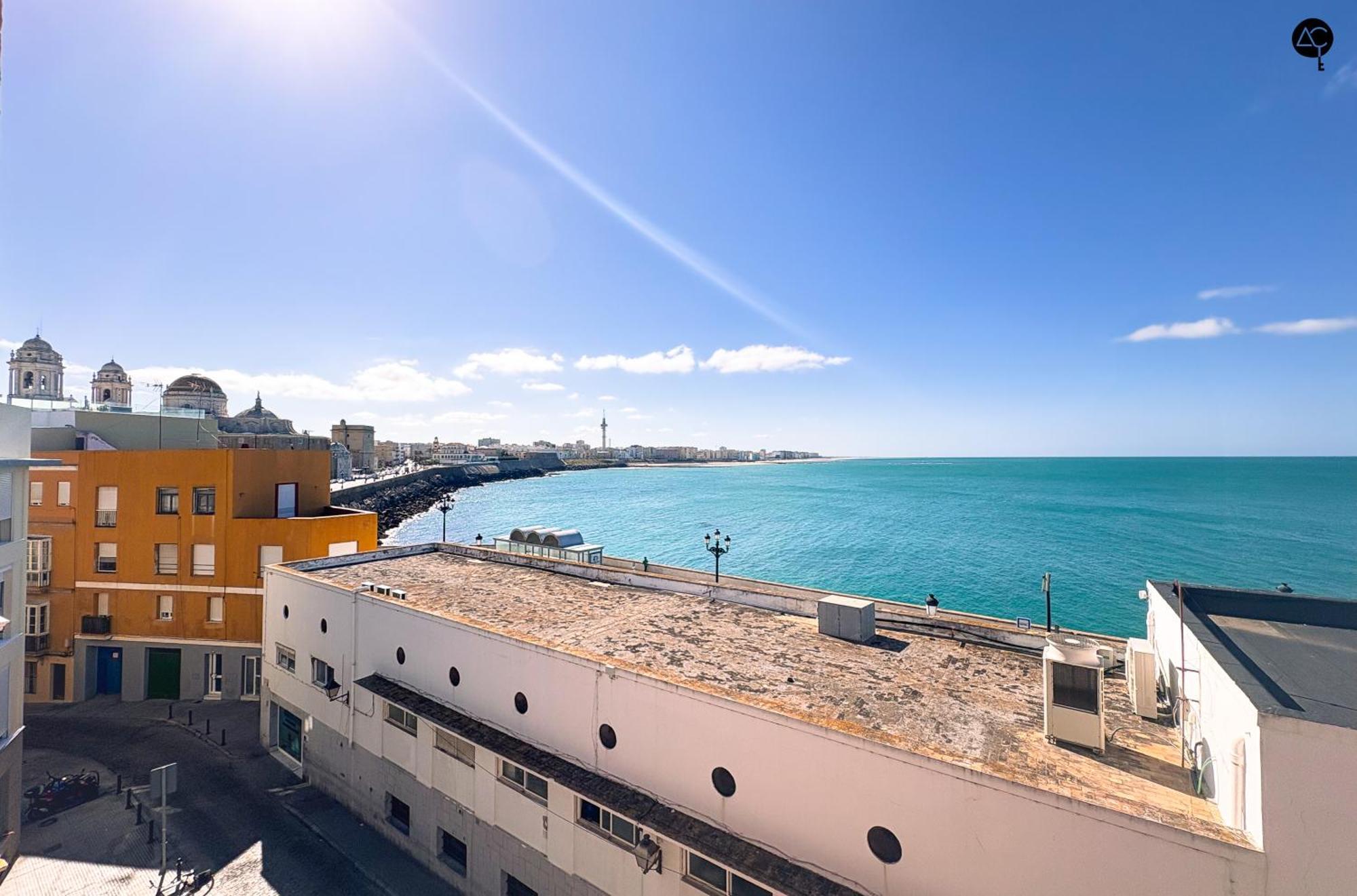 Apartamento The Traveller`s house Balcón al Mar con Ascensor Cádiz Exterior foto