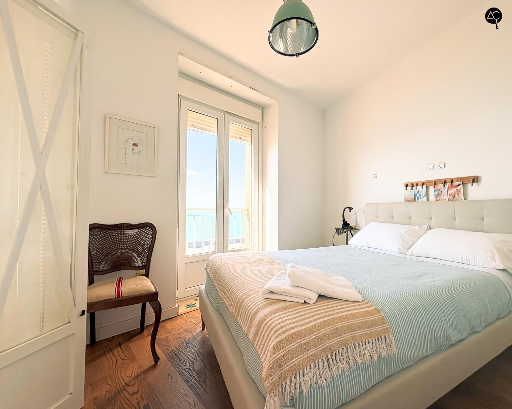 Apartamento The Traveller`s house Balcón al Mar con Ascensor Cádiz Exterior foto